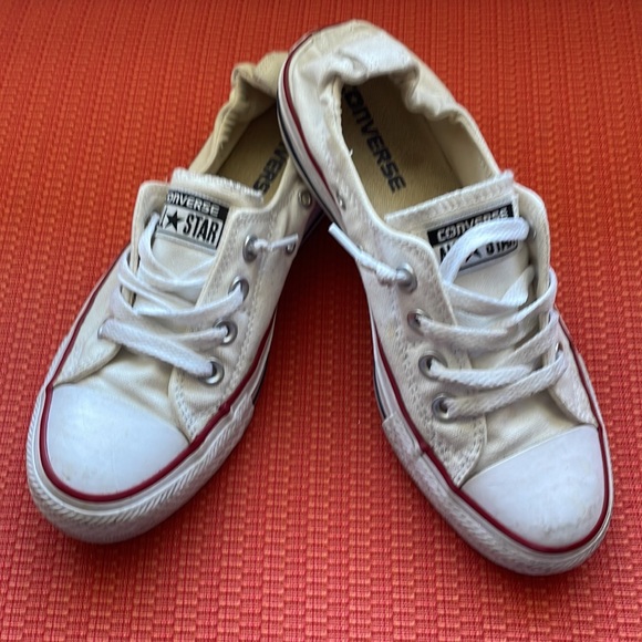 Converse all star chucks. Stretchy back slip on sneaker. Women’s size 6 - Picture 8 of 9